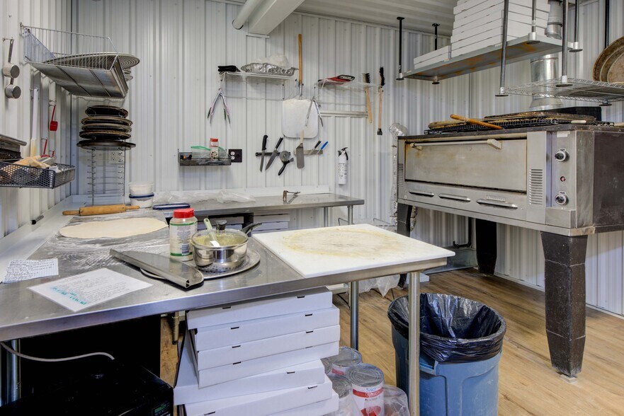 More Photos Of 25 Main St W, Lyn Storefront Retail Office For Sale