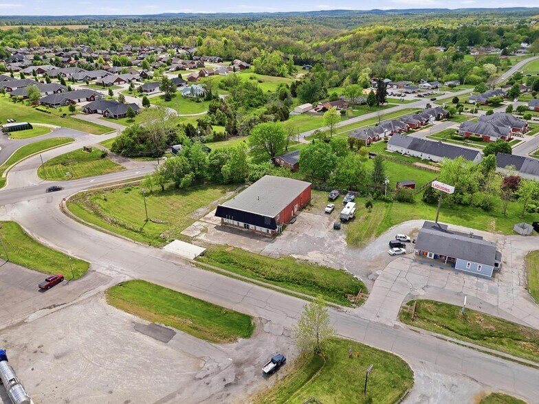 More Photos Of 149 Delaina Dr, Mount Washington Showroom For Sale