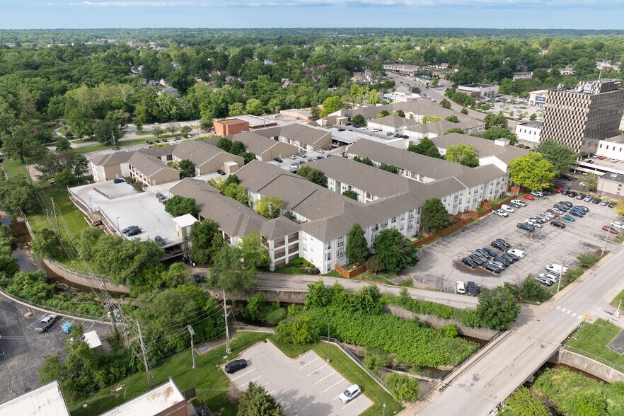 More Photos Of 1800 S Brentwood Blvd, Saint Louis Apartments For Sale
