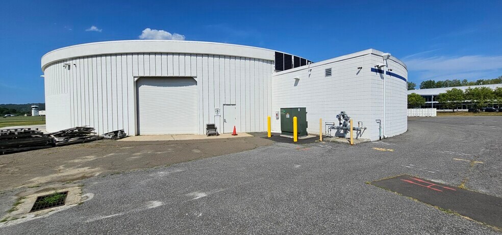 More Photos Of 45B Miry Brook Rd, Danbury Manufacturing For Sale