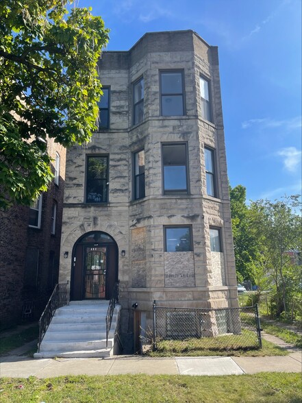 Primary Photo Of 663 E 50th St, Chicago Apartments For Sale