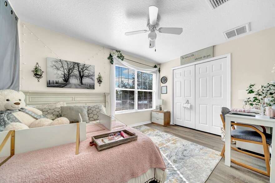 More Photos Of 5001 Beechcraft Way, Seffner Apartments For Sale