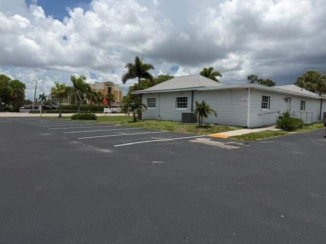 More Photos Of 4811 Del Prado Blvd S, Cape Coral Office For Lease