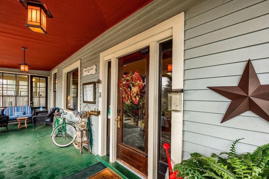 More Photos Of 455 N Oregon St, Jacksonville Hospitality For Sale