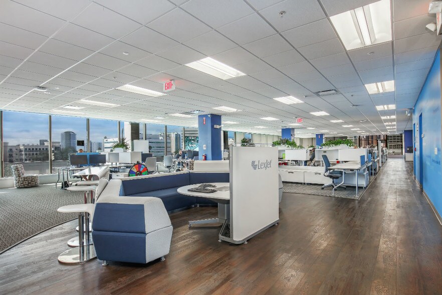 More Photos Of 1605 Main St, Sarasota Office For Lease