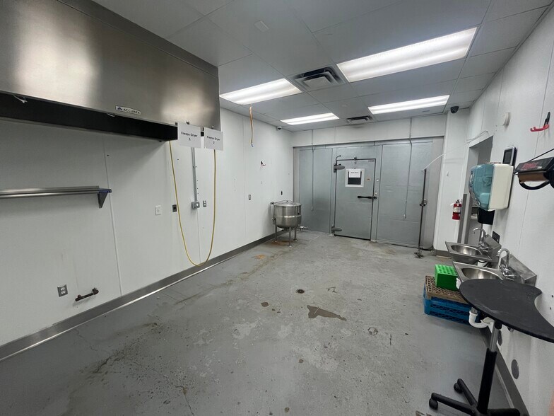 More Photos Of 1127-1137 S Jason St, Denver Warehouse For Lease