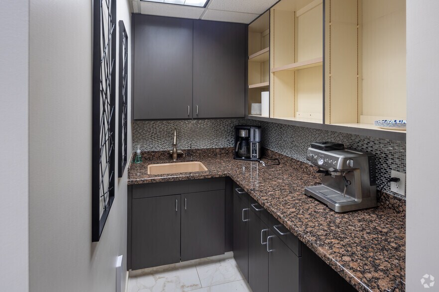 More Photos Of 2955 Main St, Irvine Medical For Lease