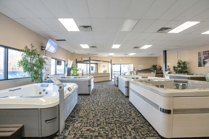 More Photos Of 5435 Boatworks Dr, Littleton Freestanding For Lease