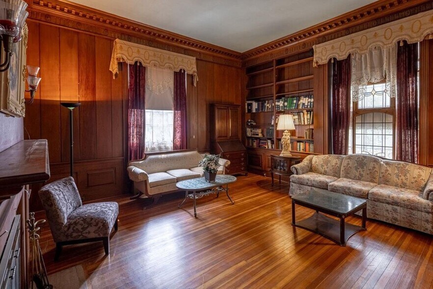 More Photos Of 850 Kinderton Rd, Clarksville Hospitality For Sale