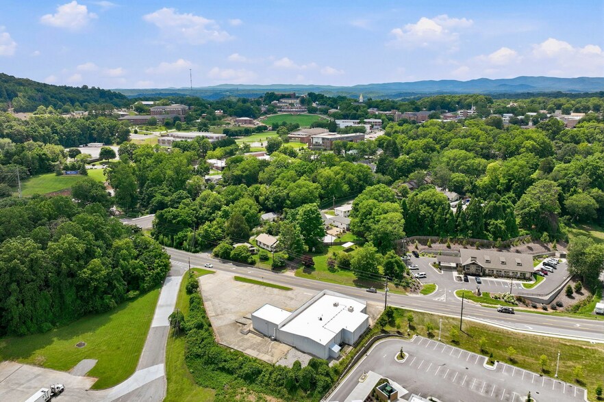 More Photos Of 146 Morrison Moore Pkwy E, Dahlonega Freestanding For Lease