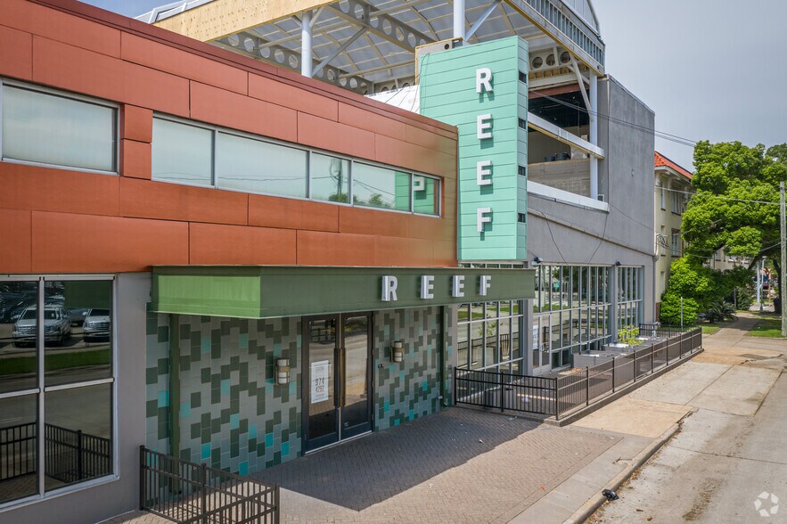 More Photos Of 2600 Travis St, Houston Freestanding For Lease