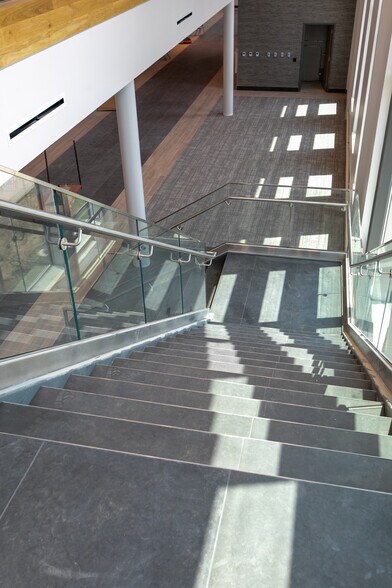 More Photos Of 1425 E Glendale Blvd., Valparaiso Healthcare For Lease