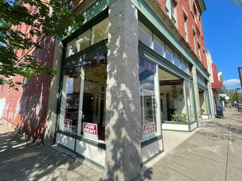 More Photos Of 301 Washington St W, Charleston Office For Lease