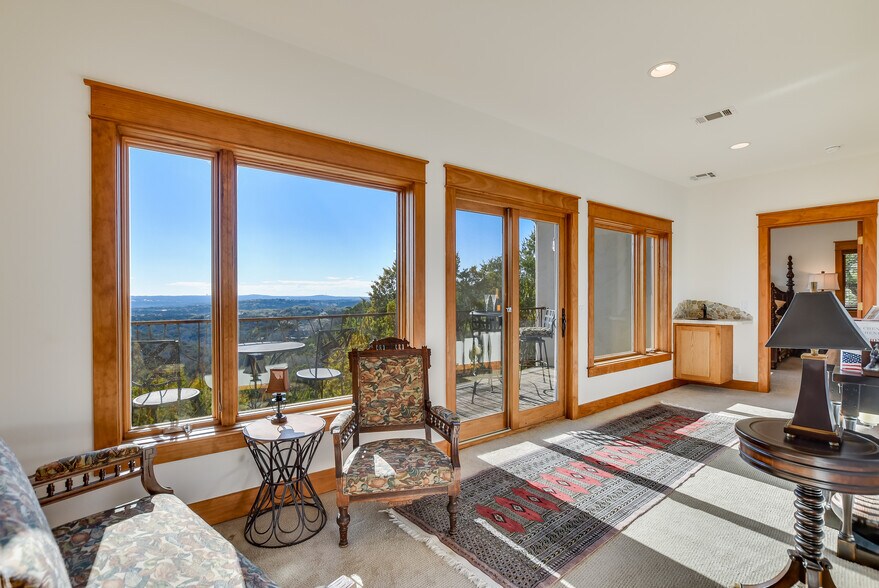 More Photos Of 610 Crystal Creek Dr, Austin Specialty For Sale