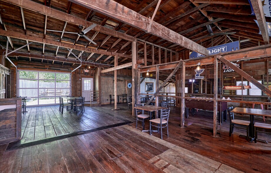 More Photos Of 113 W 5th St, Hermann Storefront Retail Office For Sale