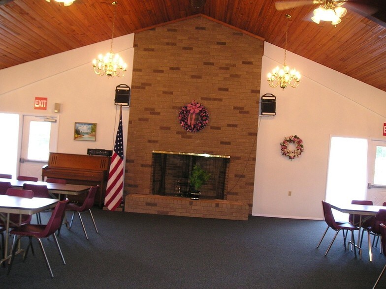 More Photos Of 1450 Luther Sq, Evansville Apartments For Sale