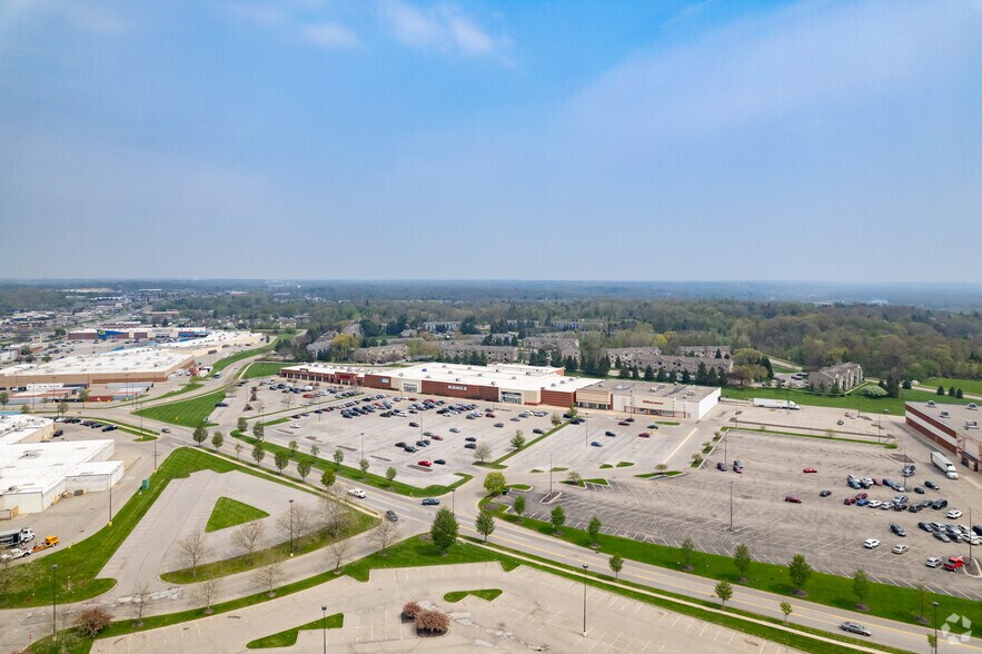 More Photos Of 555-805 Center Dr NW, Grand Rapids Unknown For Lease