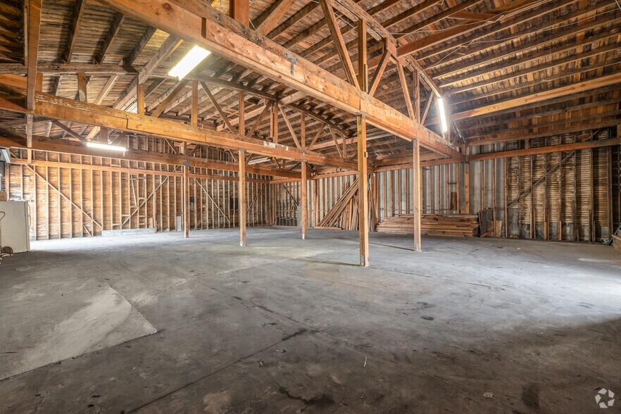 More Photos Of 1808 Firestone Blvd, Los Angeles Light Distribution For Sale
