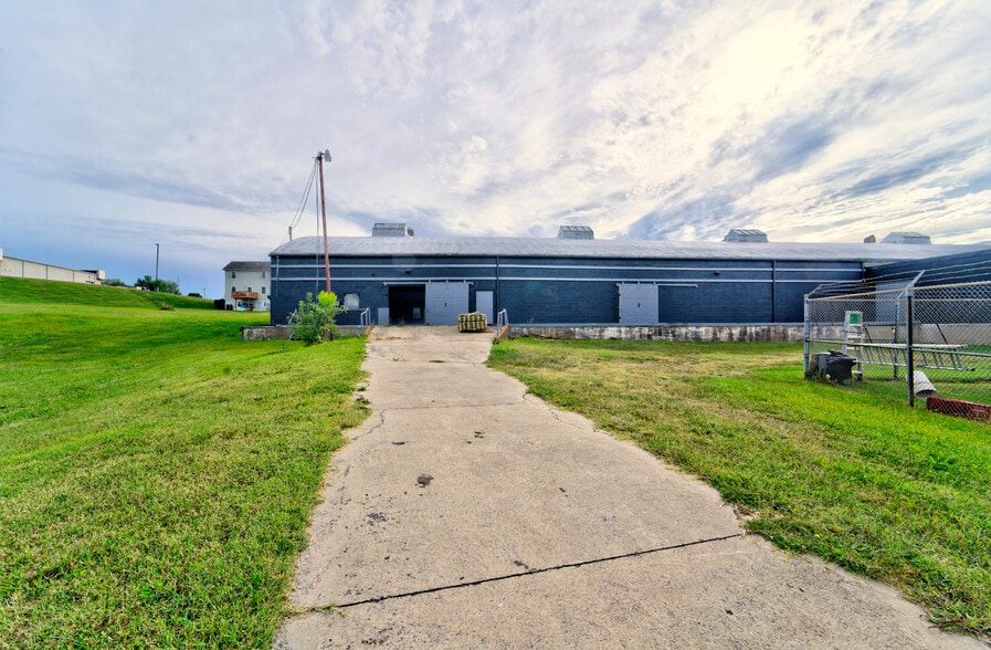 More Photos Of 110 McCauley Dr, Timberville Warehouse For Sale