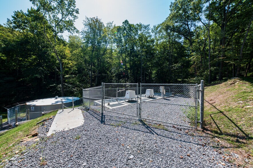 More Photos Of 3313 Four H Camp Rd, Morgantown Specialty For Sale
