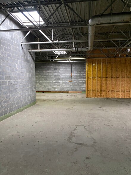 More Photos Of 220 Division St, Kingston Flex For Lease