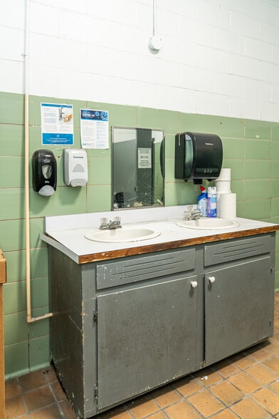 More Photos Of 2580 Highway 46, Heflin Warehouse For Sale