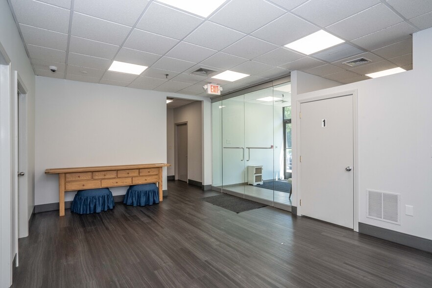 More Photos Of 299 Industrial Ln, Torrington Distribution For Lease