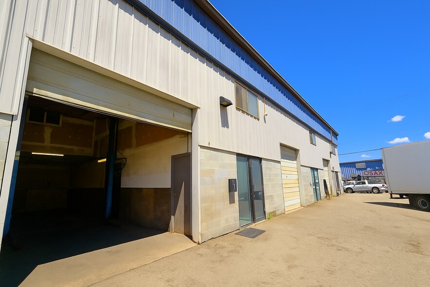 More Photos Of 1060 Millcarch St, Richmond Warehouse For Sale
