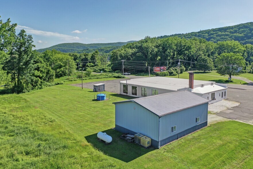 More Photos Of 1955 N Main St, Sheffield Auto Repair For Sale