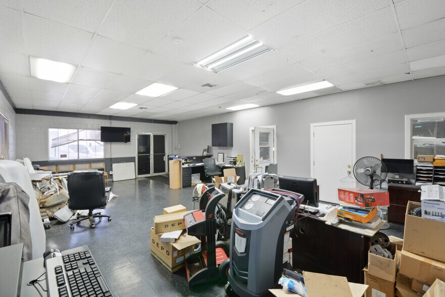 More Photos Of 8981-8983 Rose Ave, Montclair Auto Repair For Sale