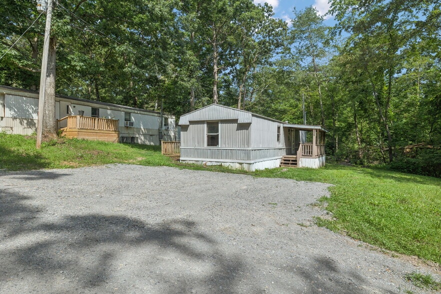 More Photos Of 9314 Beeler Ct, Bon Aqua Manufactured Housing Mobile Home Park For Sale