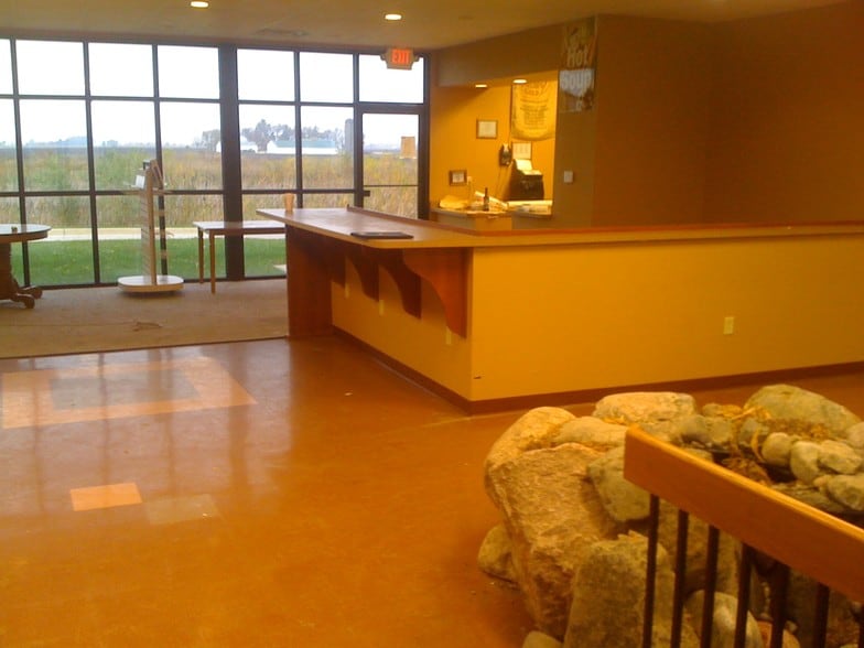 More Photos Of 150 N Prairie View Dr, Manteno General Retail For Sale