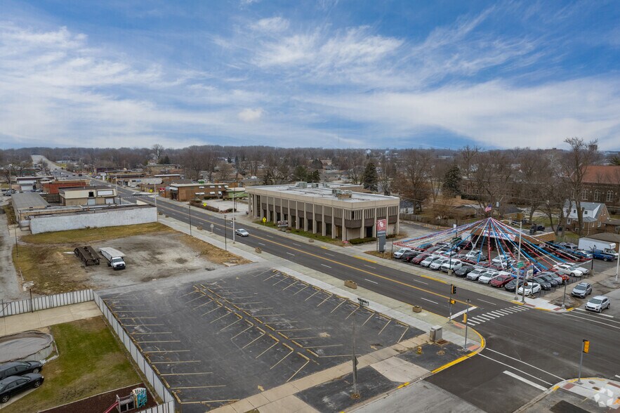 More Photos Of 555 Burnham Ave, Calumet City Office For Sale