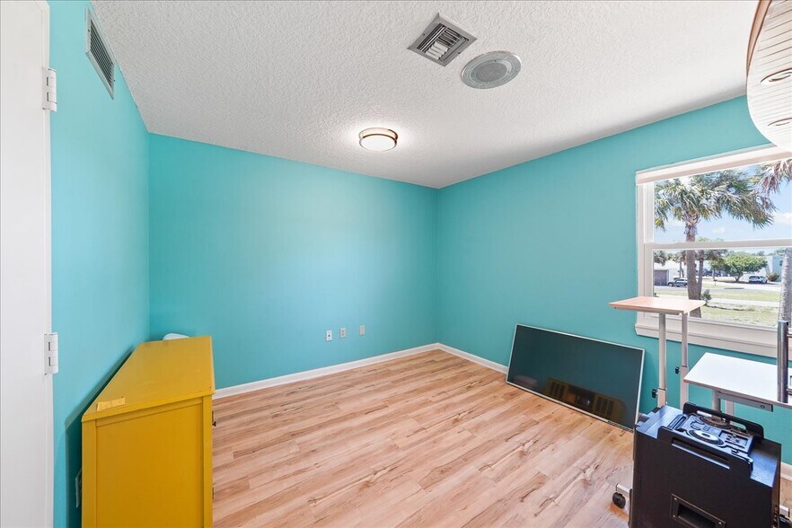 More Photos Of 111 Scott St, Melbourne Office For Sale