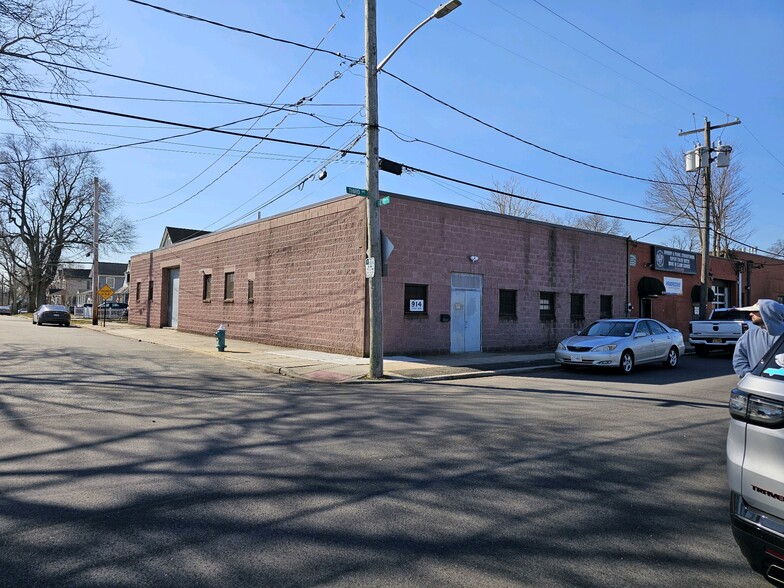 Primary Photo Of 914 3rd Ave, New Hyde Park Manufacturing For Sale