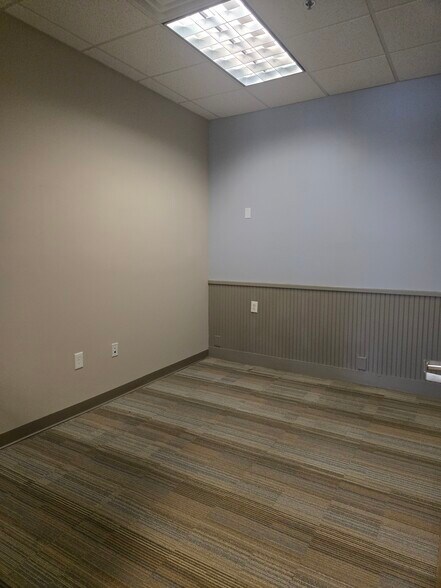 More Photos Of 1174 Kingstown Rd, South Kingstown Office For Lease