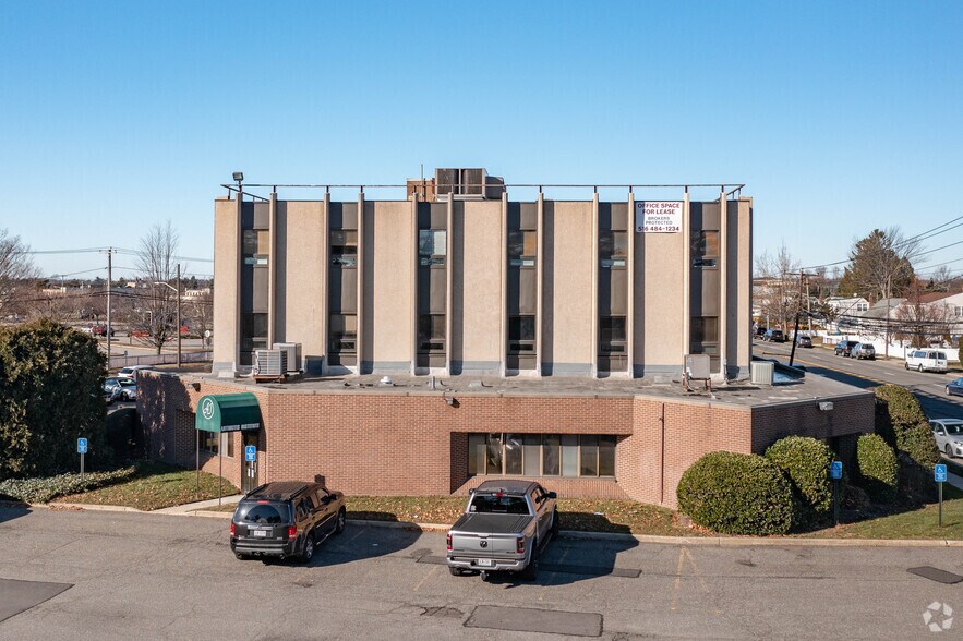 More Photos Of 120 Bethpage Rd, Hicksville Medical For Lease