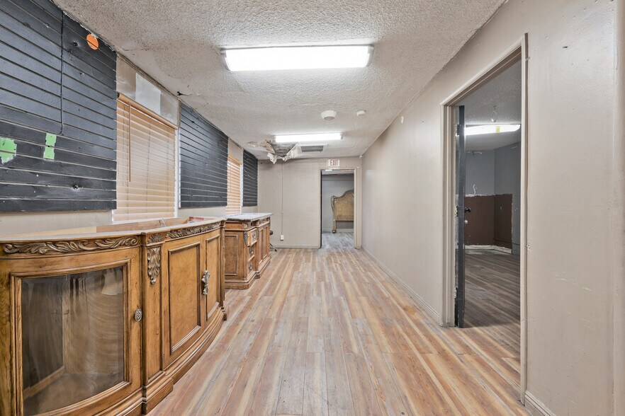 More Photos Of 310 N Long Beach Blvd, Compton Storefront Retail Office For Sale