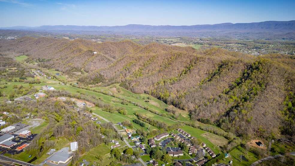 More Photos Of 115 Cedar Creek Rd, Bristol Golf Course Driving Range For Sale