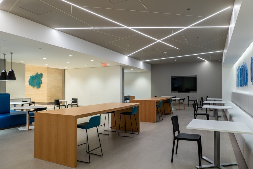 More Photos Of 910 Louisiana St, Houston Office For Lease