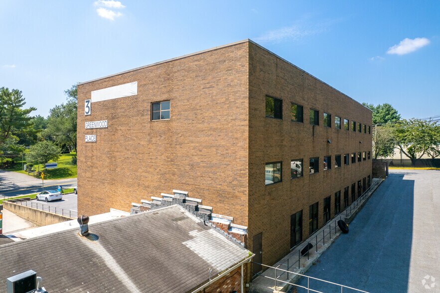 More Photos Of 3 Greenwood Pl, Pikesville Office For Lease