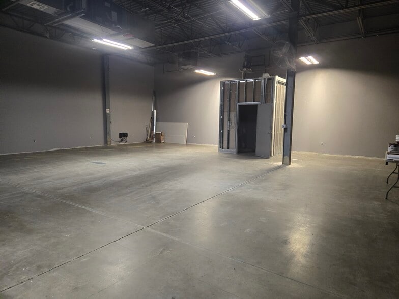 More Photos Of 2960 Technology Pl, Waldorf Research And Development For Lease
