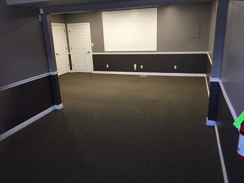 More Photos Of 519-533 W Center St, Pleasant Grove Office For Lease