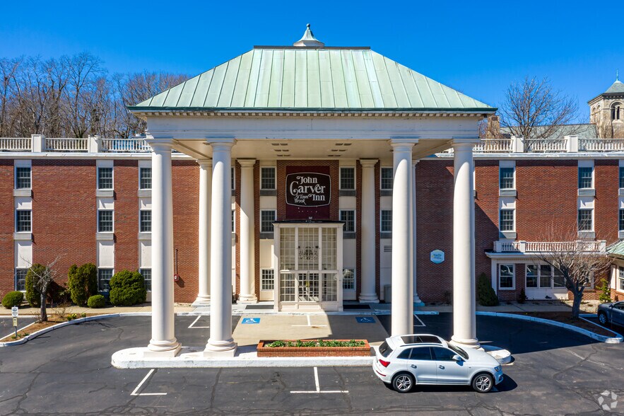 More Photos Of 25 Summer St, Plymouth Hospitality For Sale