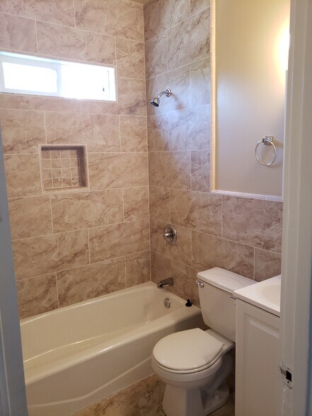 More Photos Of 383 W 14th St, San Pedro Apartments For Sale