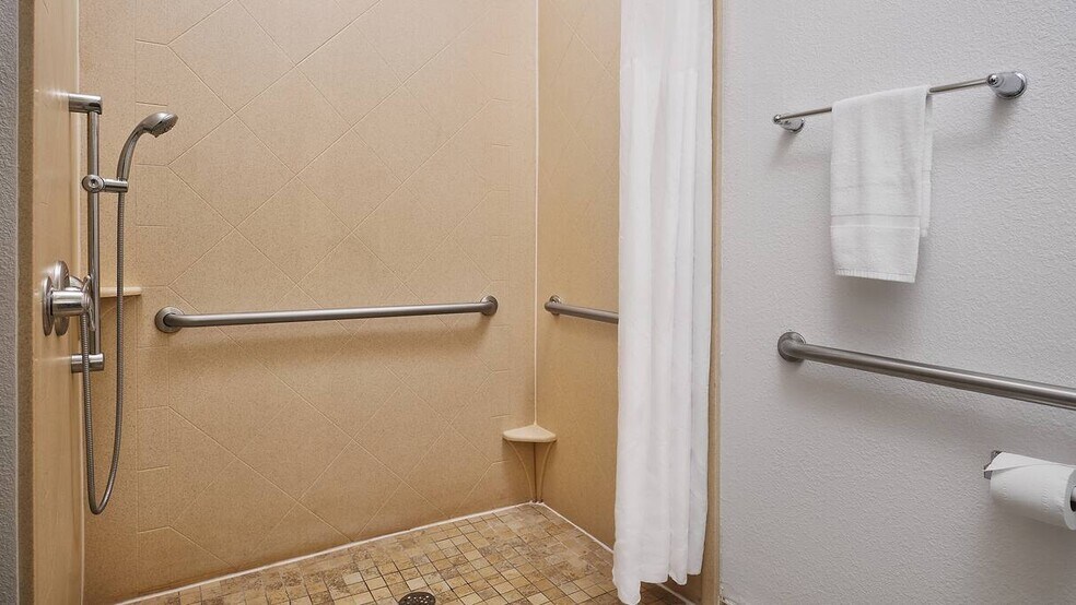 More Photos Of 68700 Highway 190 Service Rd, Covington Hotel For Sale