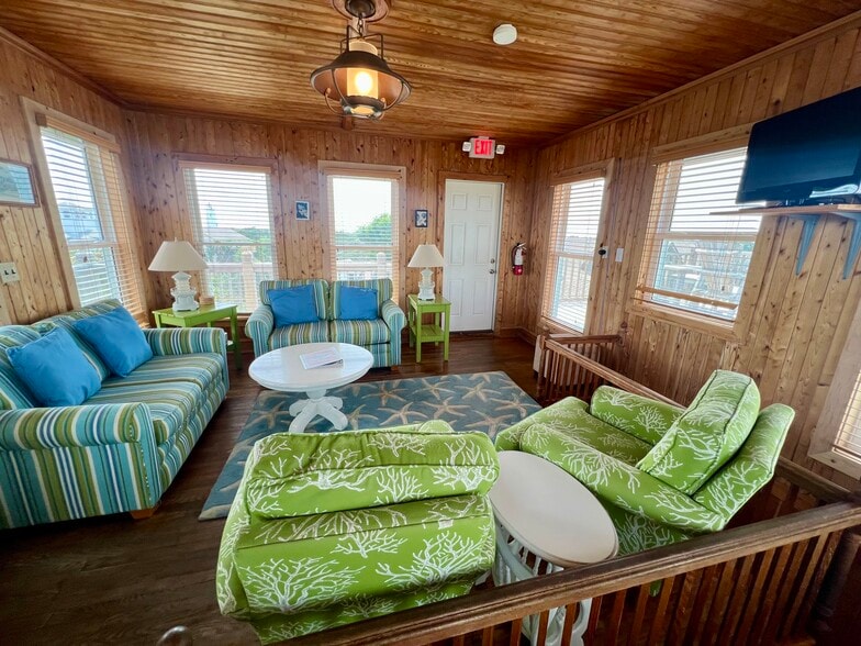 More Photos Of 155 Silver Lake Dr, Ocracoke Hospitality For Sale