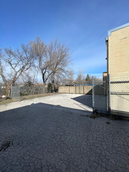 More Photos Of 4148 S 70th East Ave, Tulsa Light Manufacturing For Lease