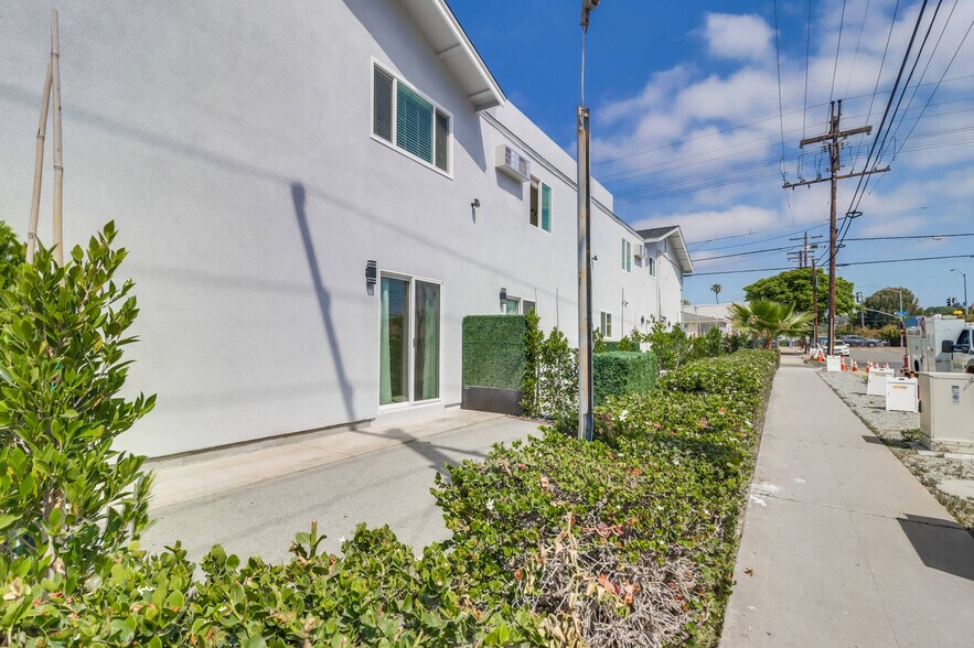 More Photos Of 1478 Hornblend St, San Diego Apartments For Sale