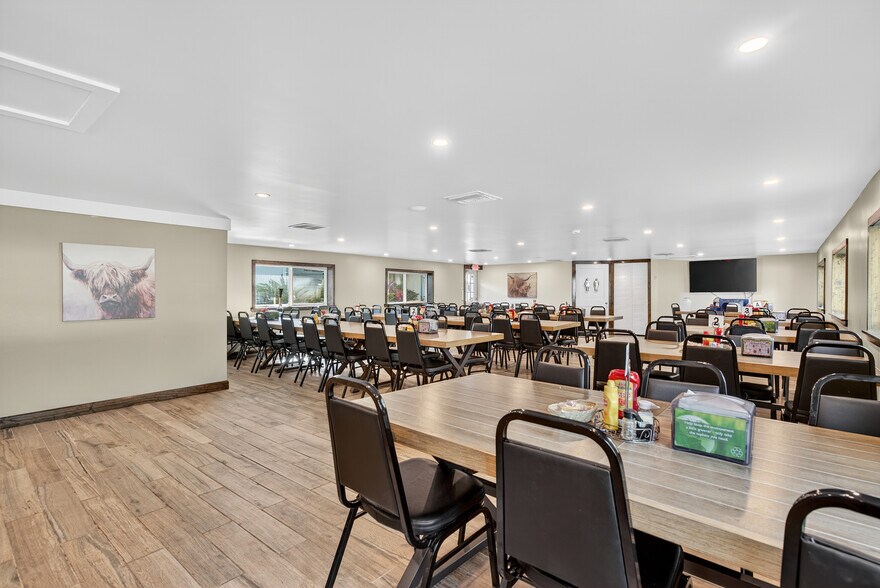 More Photos Of 765 3rd Ave, Welaka Restaurant For Sale